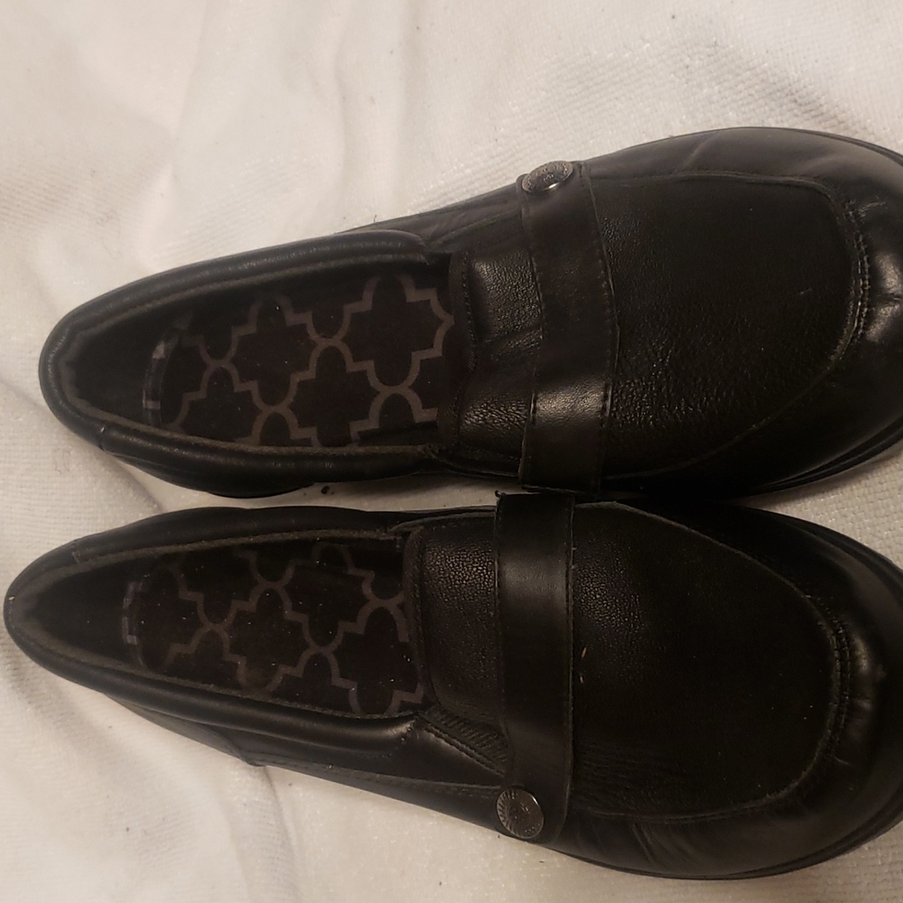 Skechers, leather